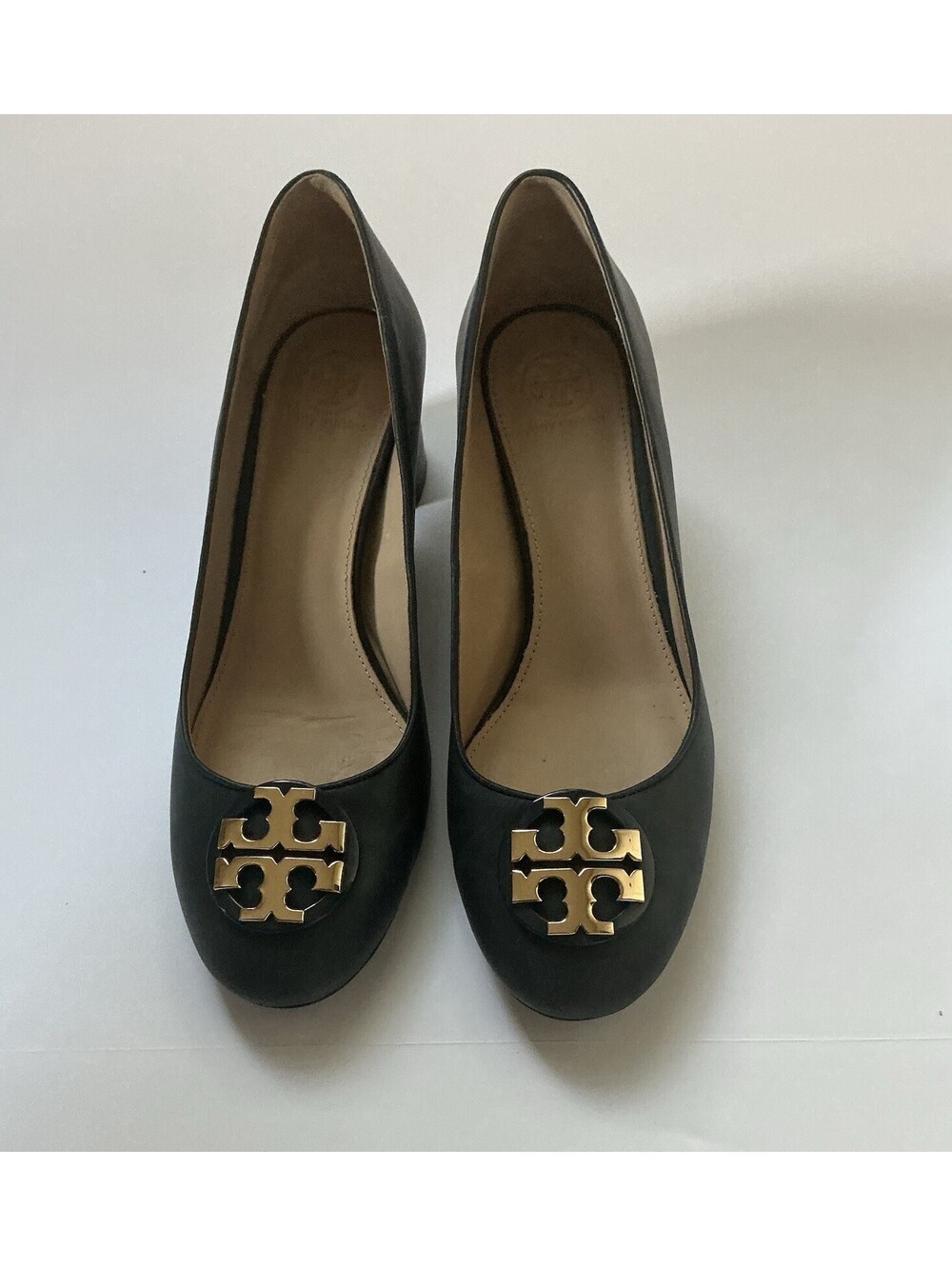 Tory Burch Black Leather Block Heel Pumps Gold Logo Accent Women's Size 8C